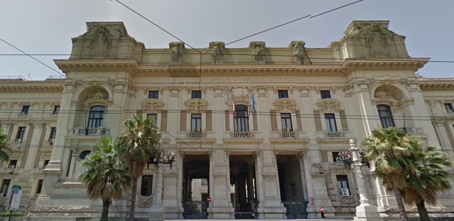 Copertina di: Scuola-lavoro, oggi la riunione tra Governo e parti sociali
